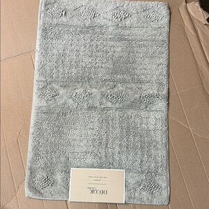 Gray Plush Bath Mat with High Pile